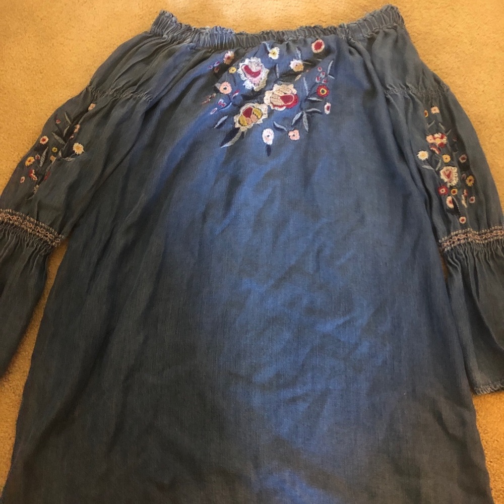 off the shoulder flower embroidery dress - Picture 4 of 7